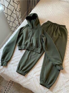 Ardene Olive Green Cropped Zip Hoodie & Joggers Set